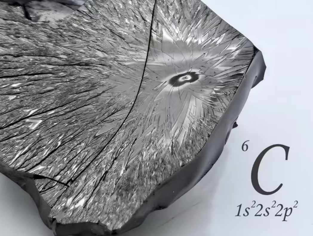 一块晶体改写产业格局